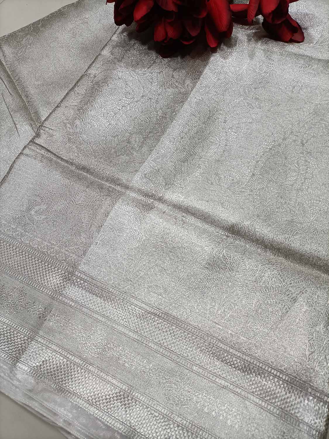 Dyeable Handloom Banarasi Pure Tissue Silk Silver Zari Saree - Luxurion World