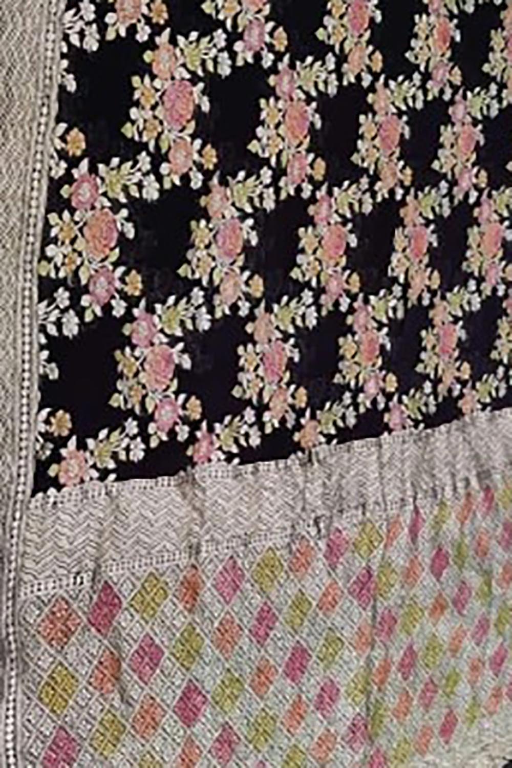 Exquisite Black Handloom Banarasi Pure Georgette Brush Dye Saree - Luxurion World