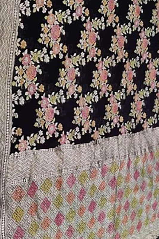 Exquisite Black Handloom Banarasi Pure Georgette Brush Dye Saree - Luxurion World