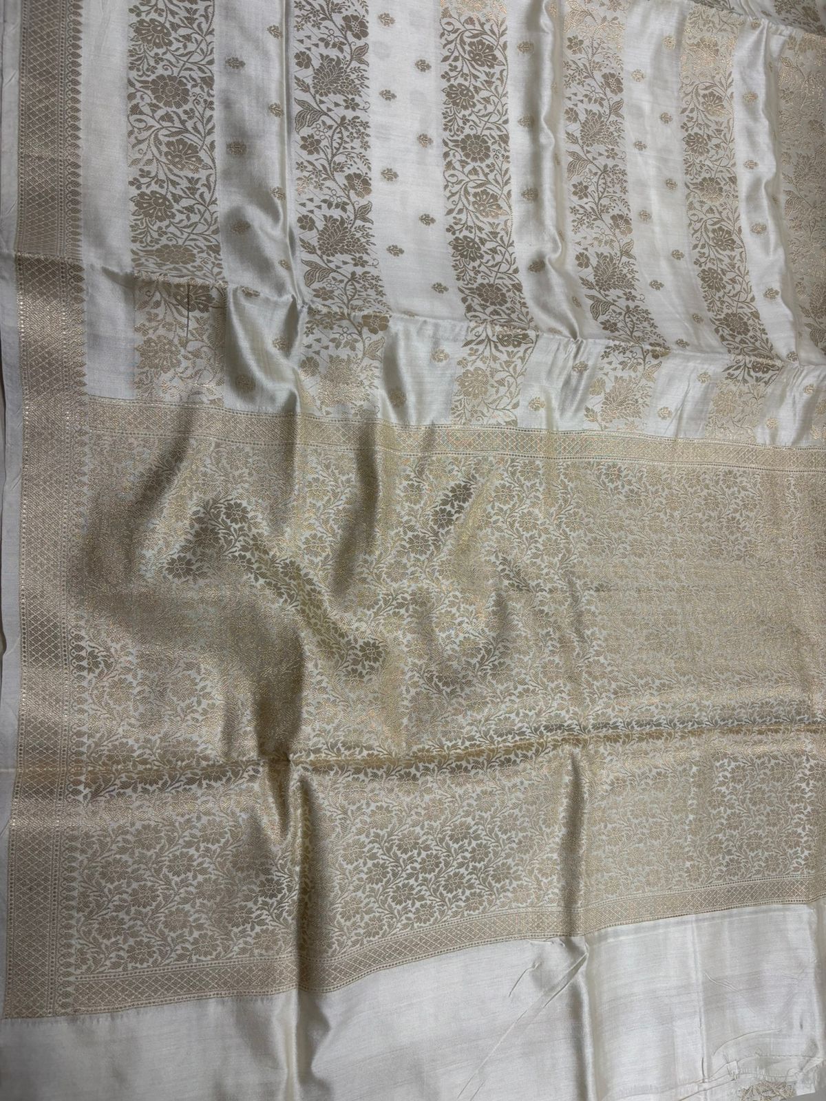 Stunning Dyeable Banarasi Pure Chiniya Saree - Luxurion World