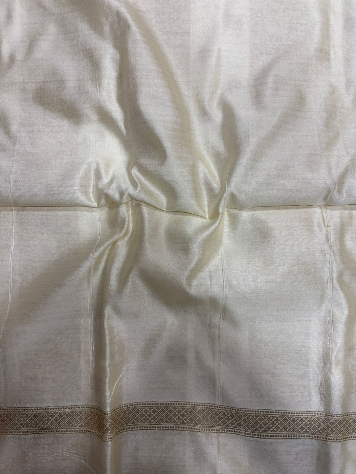 Stunning Dyeable Banarasi Pure Chiniya Saree - Luxurion World