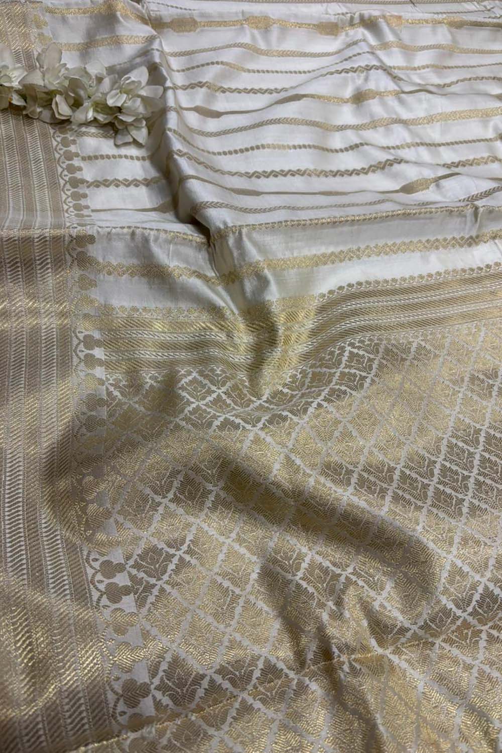 Exquisite Dyeable Banarasi Pure Chiniya Saree - Luxurion World