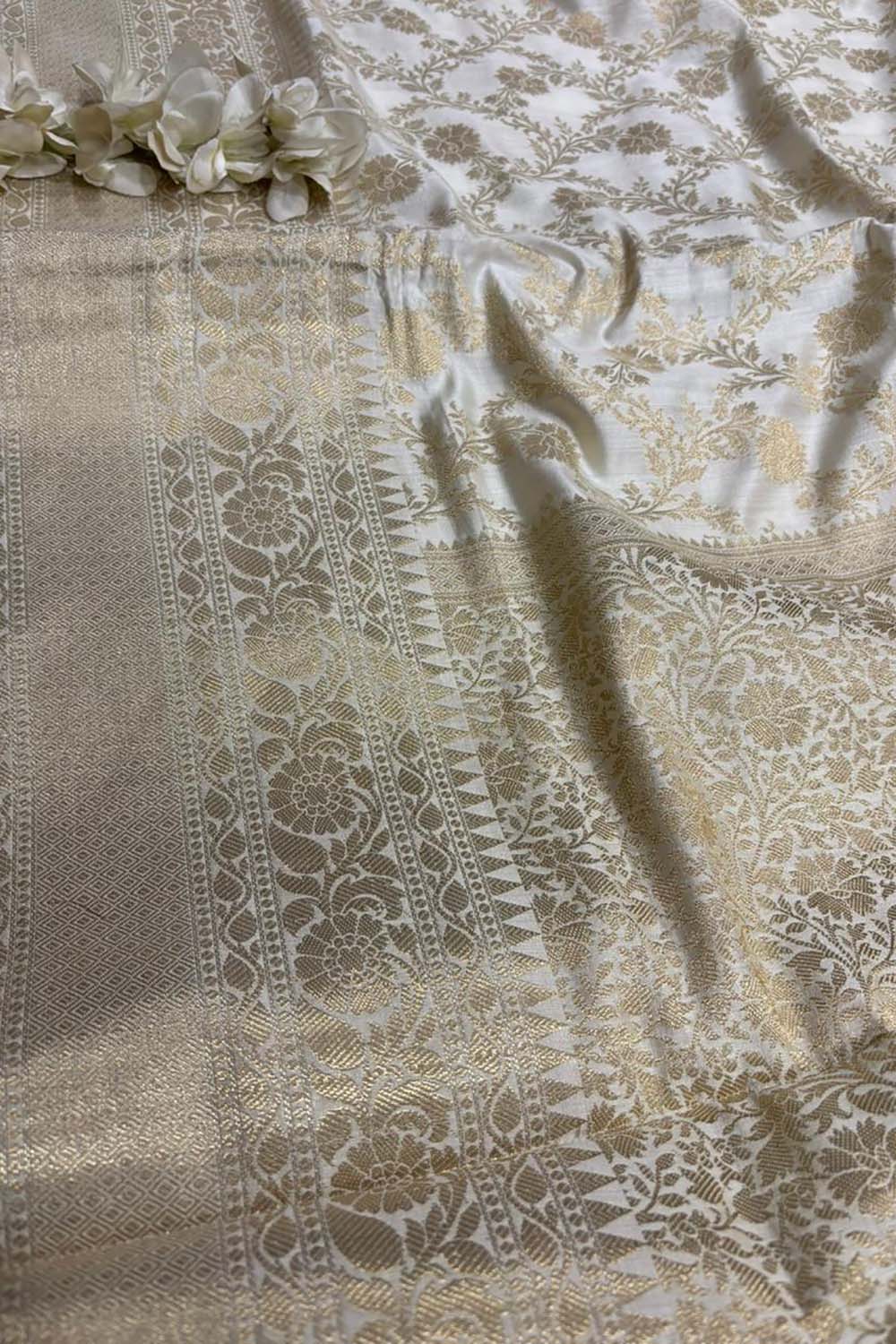 Stunning Dyeable Banarasi Pure Chiniya Silk Saree - Luxurion World