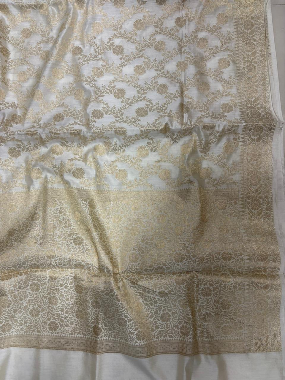 Stunning Dyeable Banarasi Pure Chiniya Silk Saree - Luxurion World