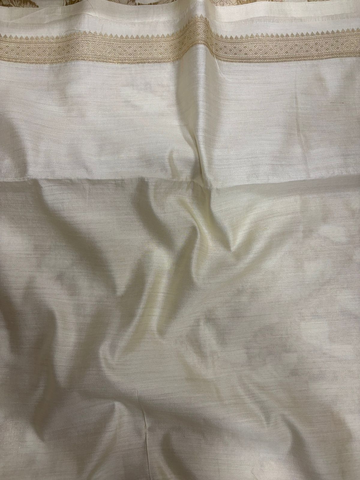 Stunning Dyeable Banarasi Pure Chiniya Silk Saree - Luxurion World