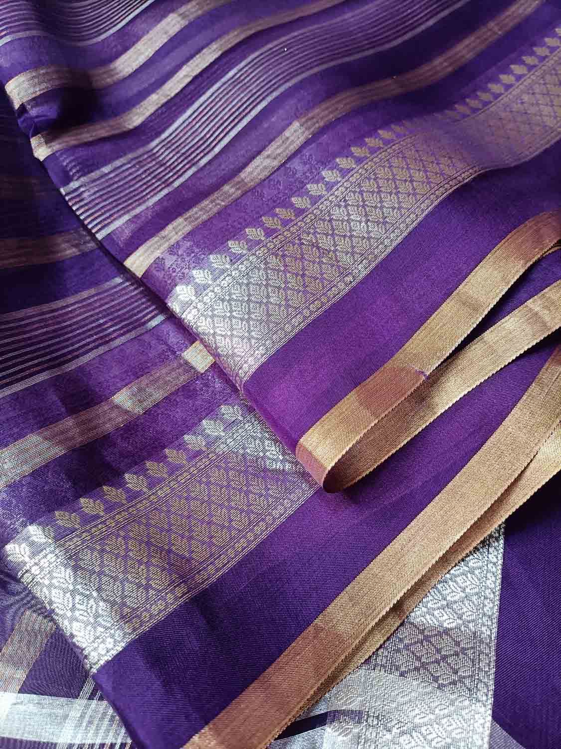 Exquisite Purple Banarasi Organza Saree - Luxurion World