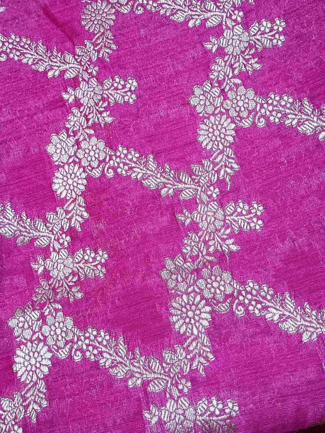 Exquisite Pink Banarasi Moonga Silk Saree - Luxurion World