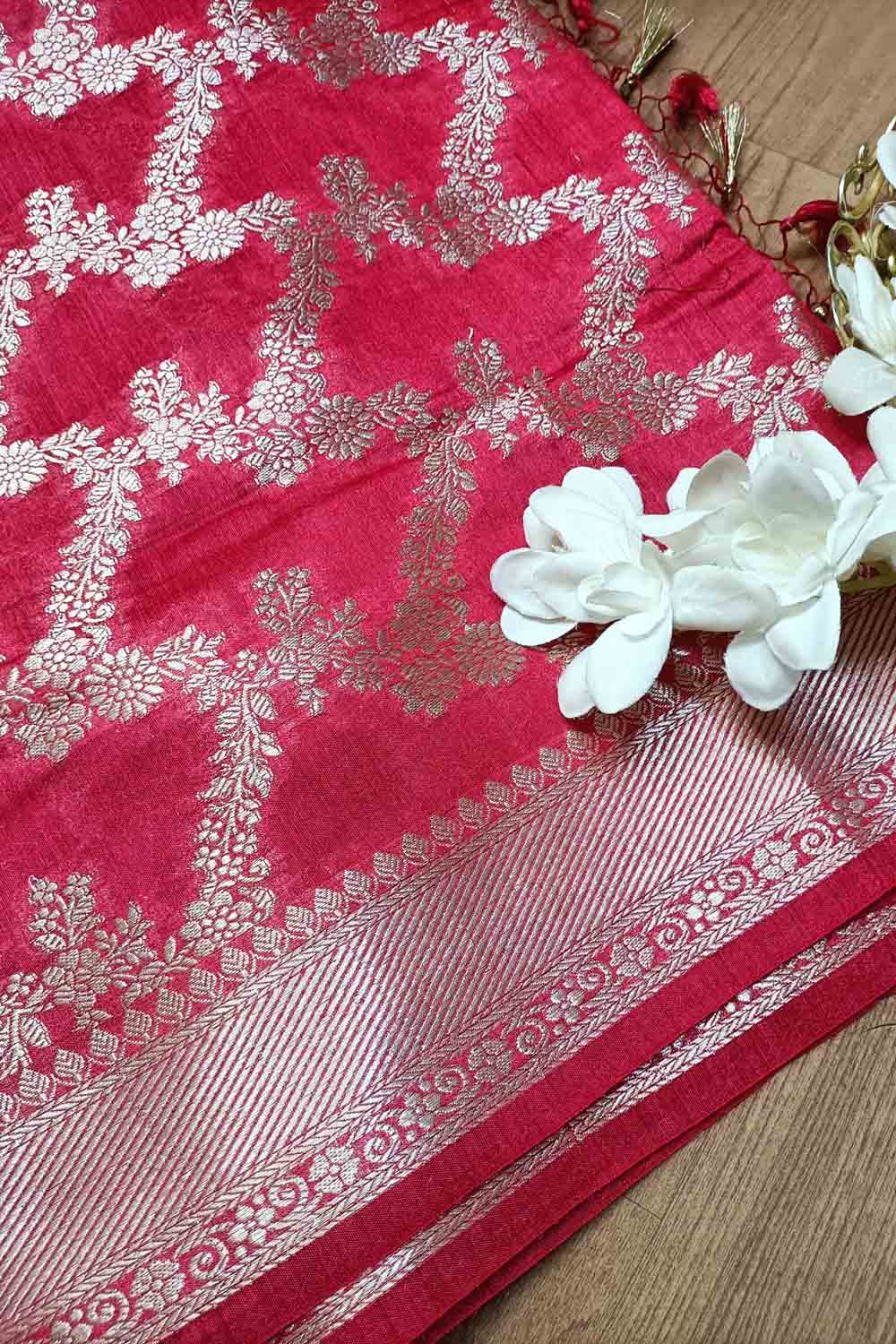 Exquisite Red Banarasi Moonga Silk Saree - Luxurion World