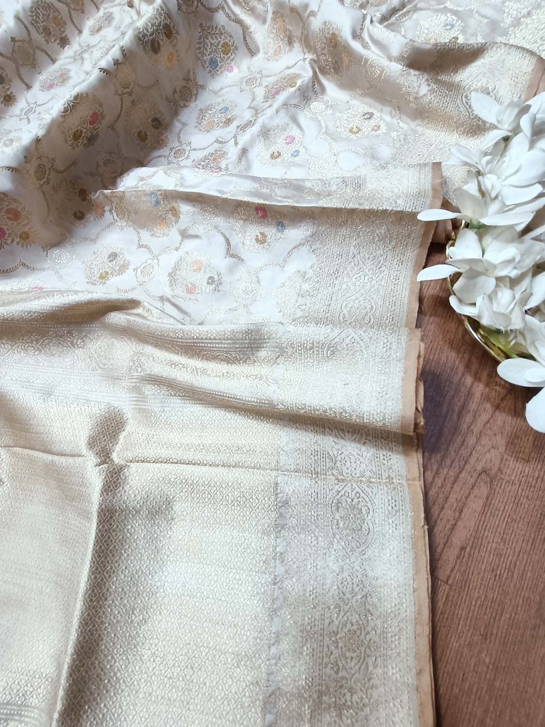 Elegant Pastel Banarasi Katan Silk Meenakari Saree - Luxurion World