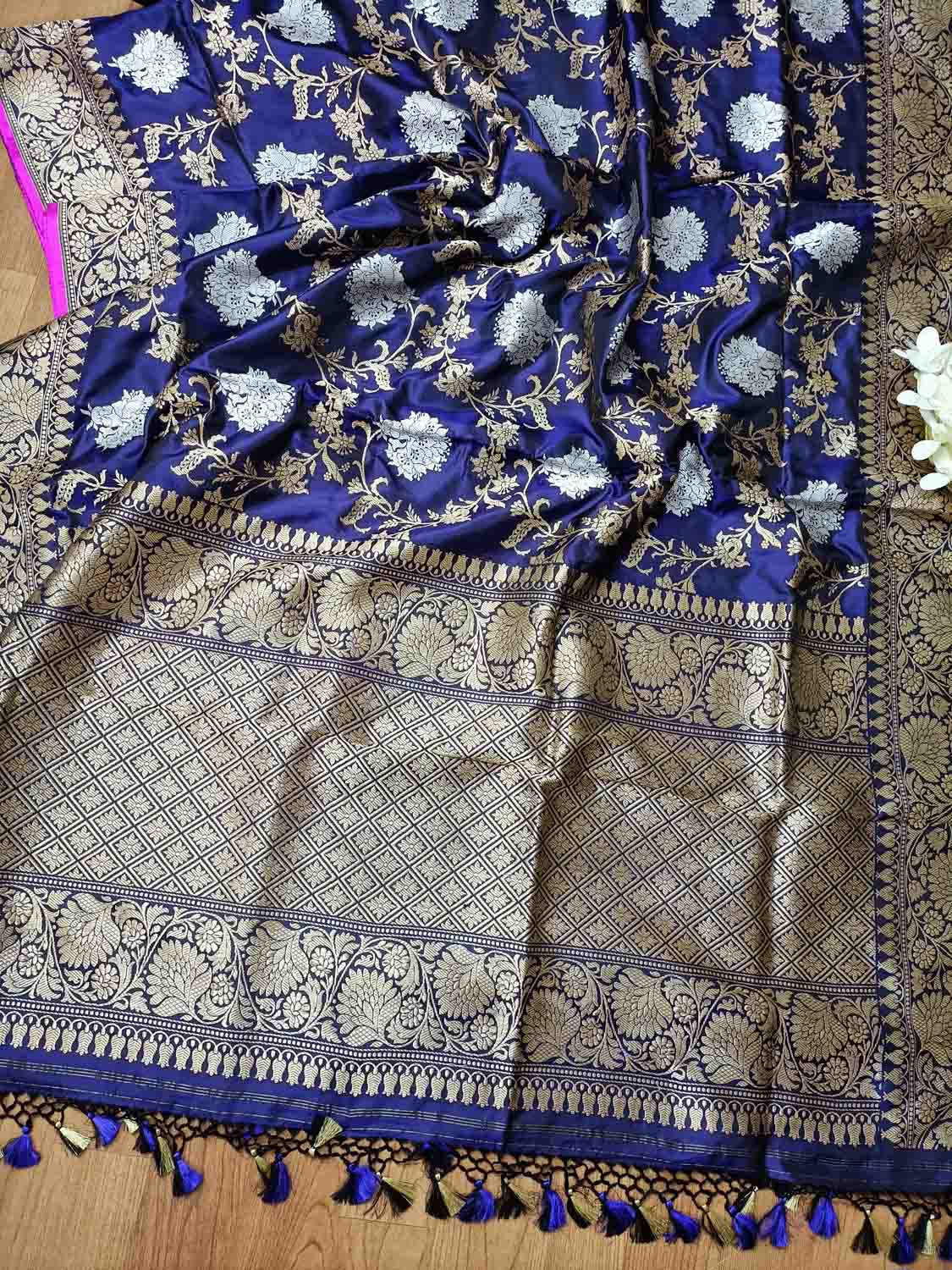 Elegant Blue Banarasi Katan Silk Saree with Jaal Work - Luxurion World