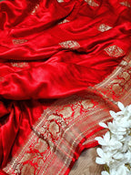 Exquisite Red Banarasi Silk Saree - Handloom Luxury - Luxurion World