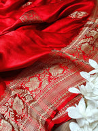 Exquisite Red Banarasi Silk Saree - Handloom Luxury - Luxurion World