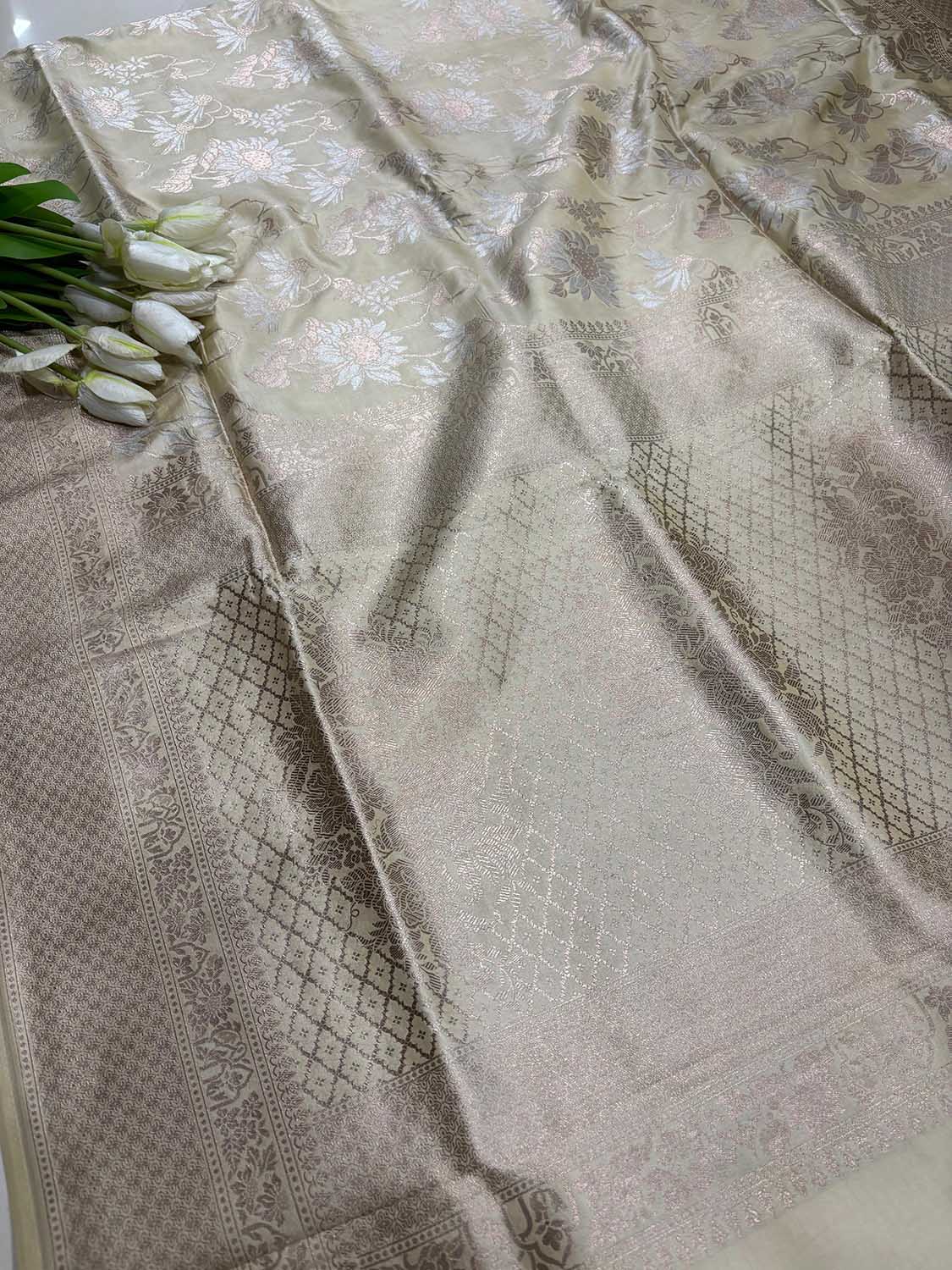 Pastel Handloom Banarasi Pure Katan Silk Sona Roopa Saree - Luxurion World