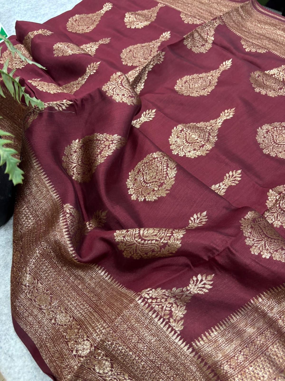 Maroon Banarasi Chiniya Silk Saree Big Boota Flower Design Handloom