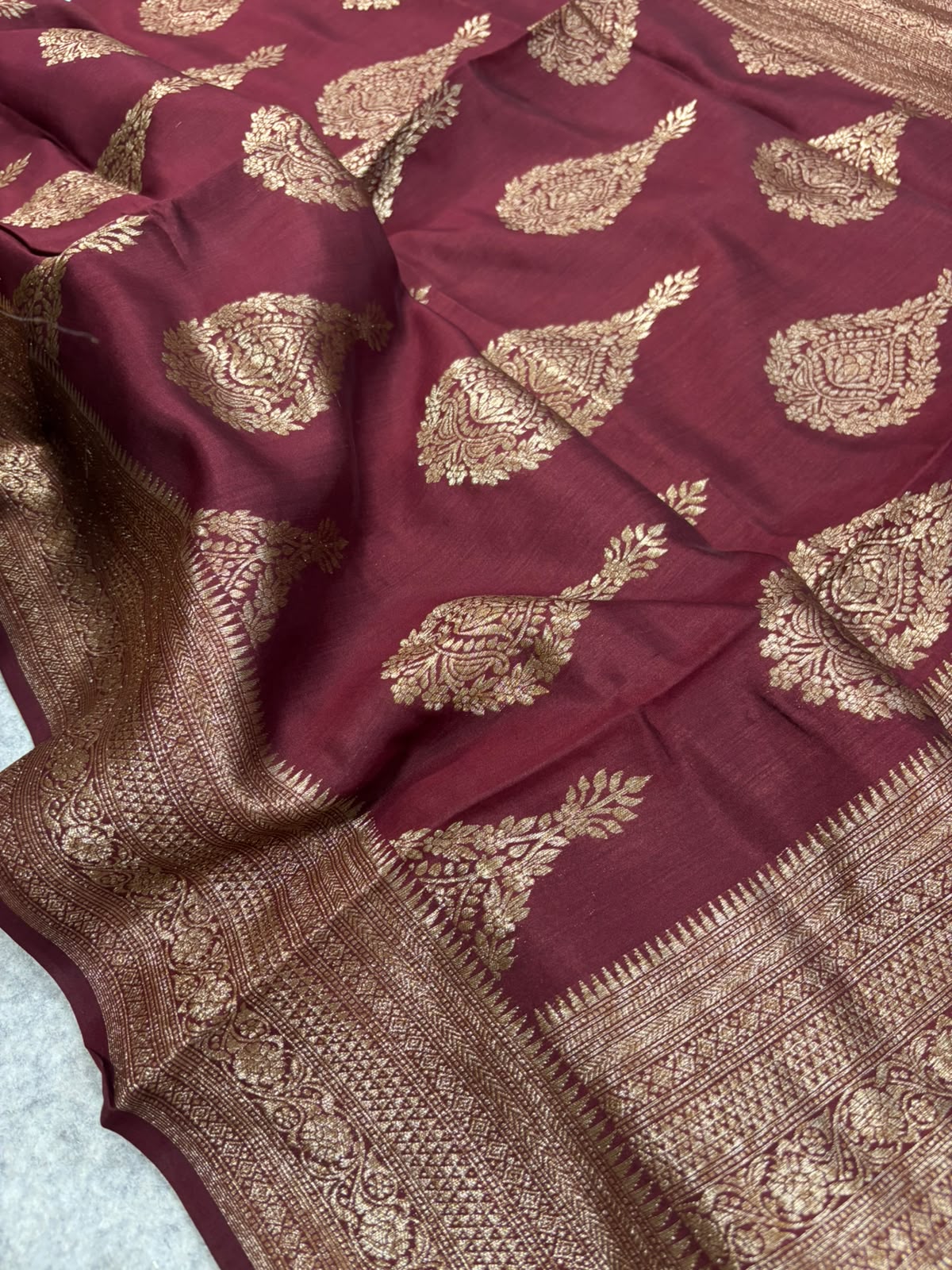 Maroon Banarasi Chiniya Silk Saree Big Boota Flower Design Handloom