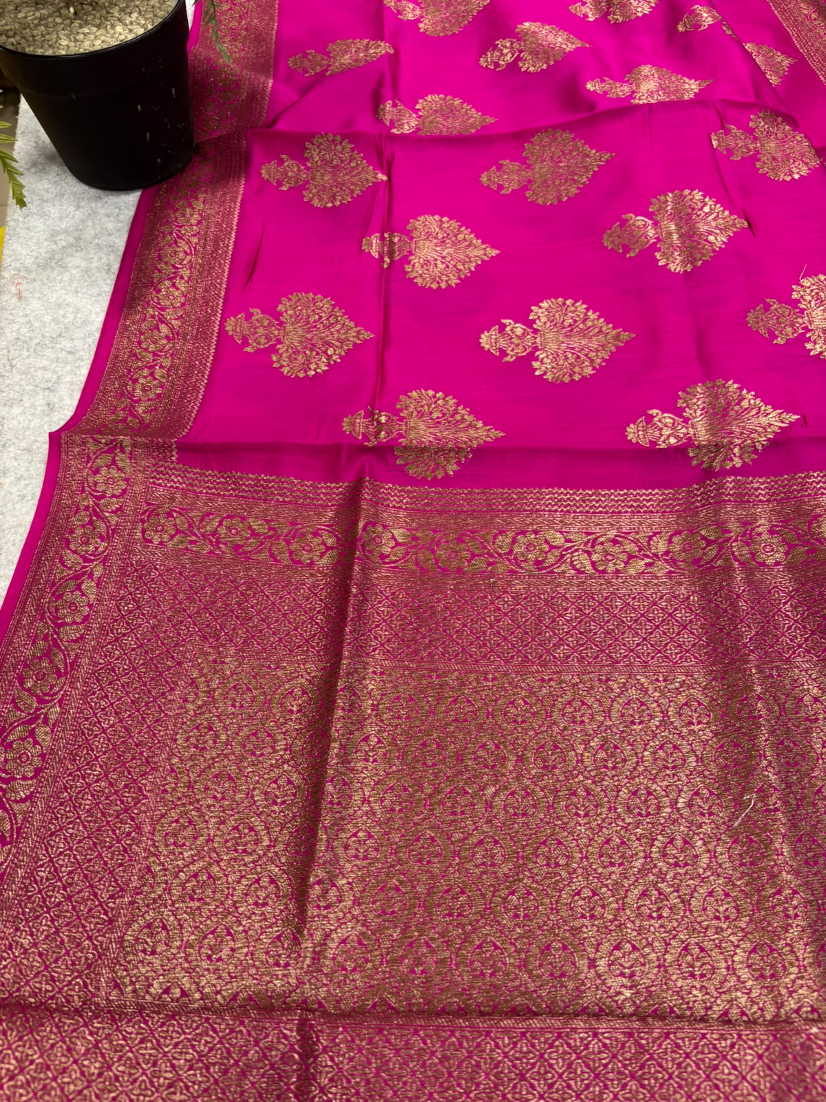 Pink Banarasi Chiniya Silk Saree Big Boota Flower Design Handloom