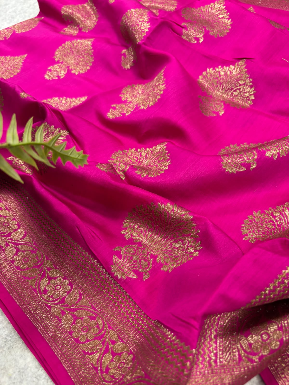 Pink Banarasi Chiniya Silk Saree Big Boota Flower Design Handloom