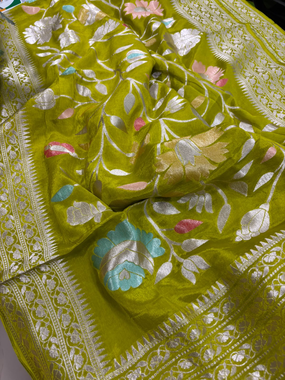Green Banarasi Crepe Silk Saree Flower Design