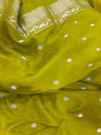 Green Banarasi Crepe Silk Saree Flower Design