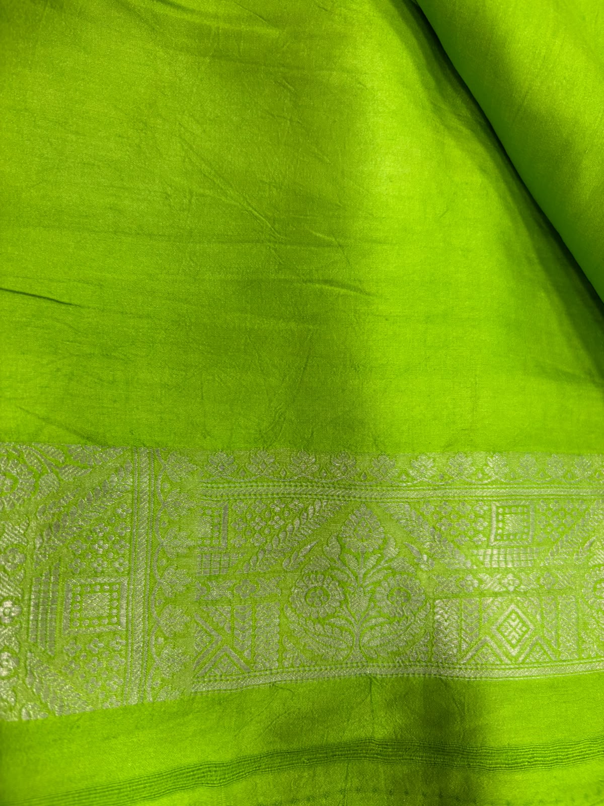 Green Handloom Banarasi Pure Mashru Silk Brocade Flower Design Saree