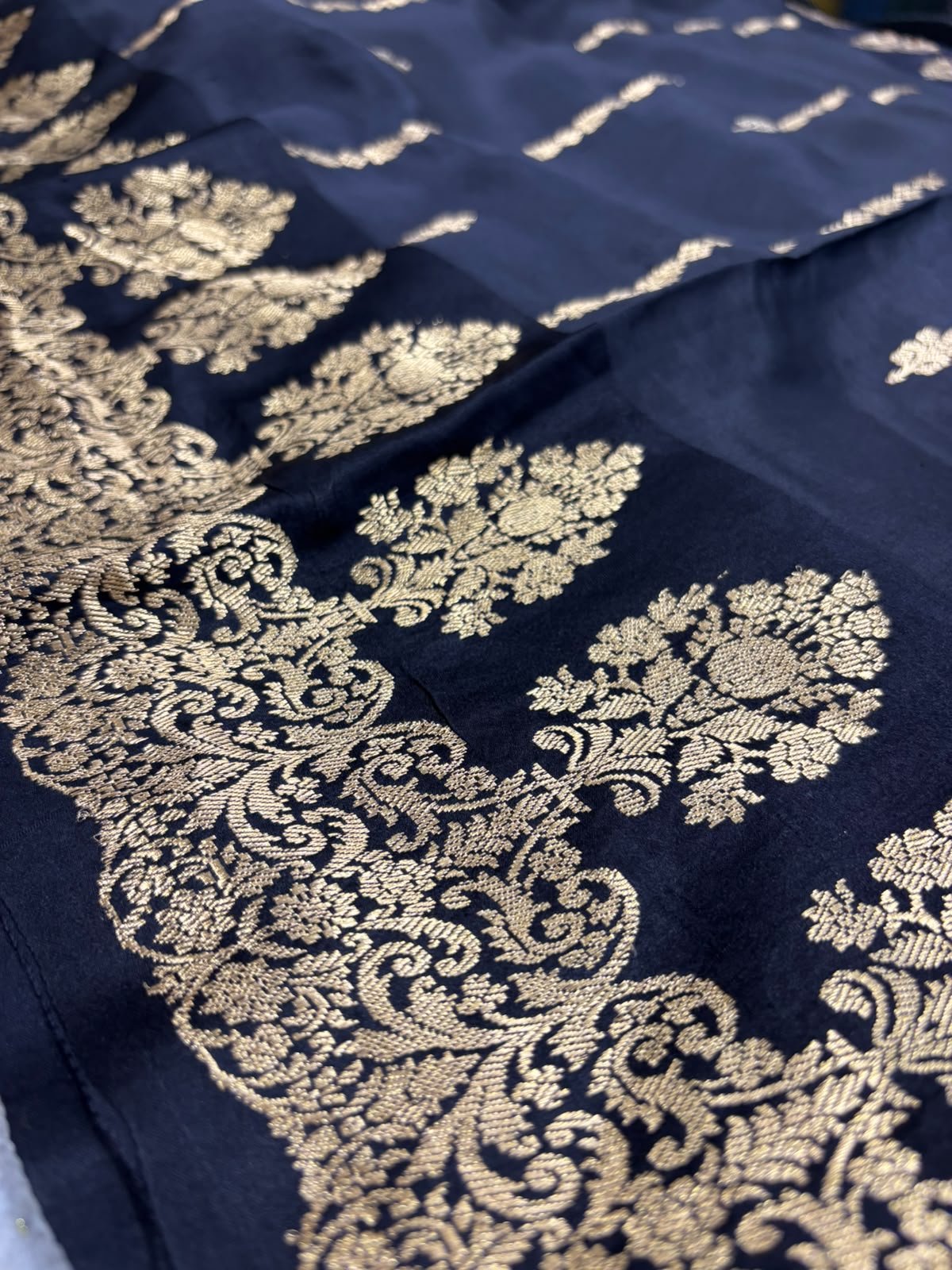 Black Handloom Banarasi Pure Raw Silk Flower Design Saree