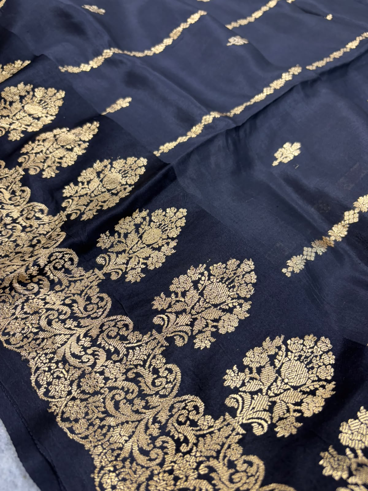 Black Handloom Banarasi Pure Raw Silk Flower Design Saree