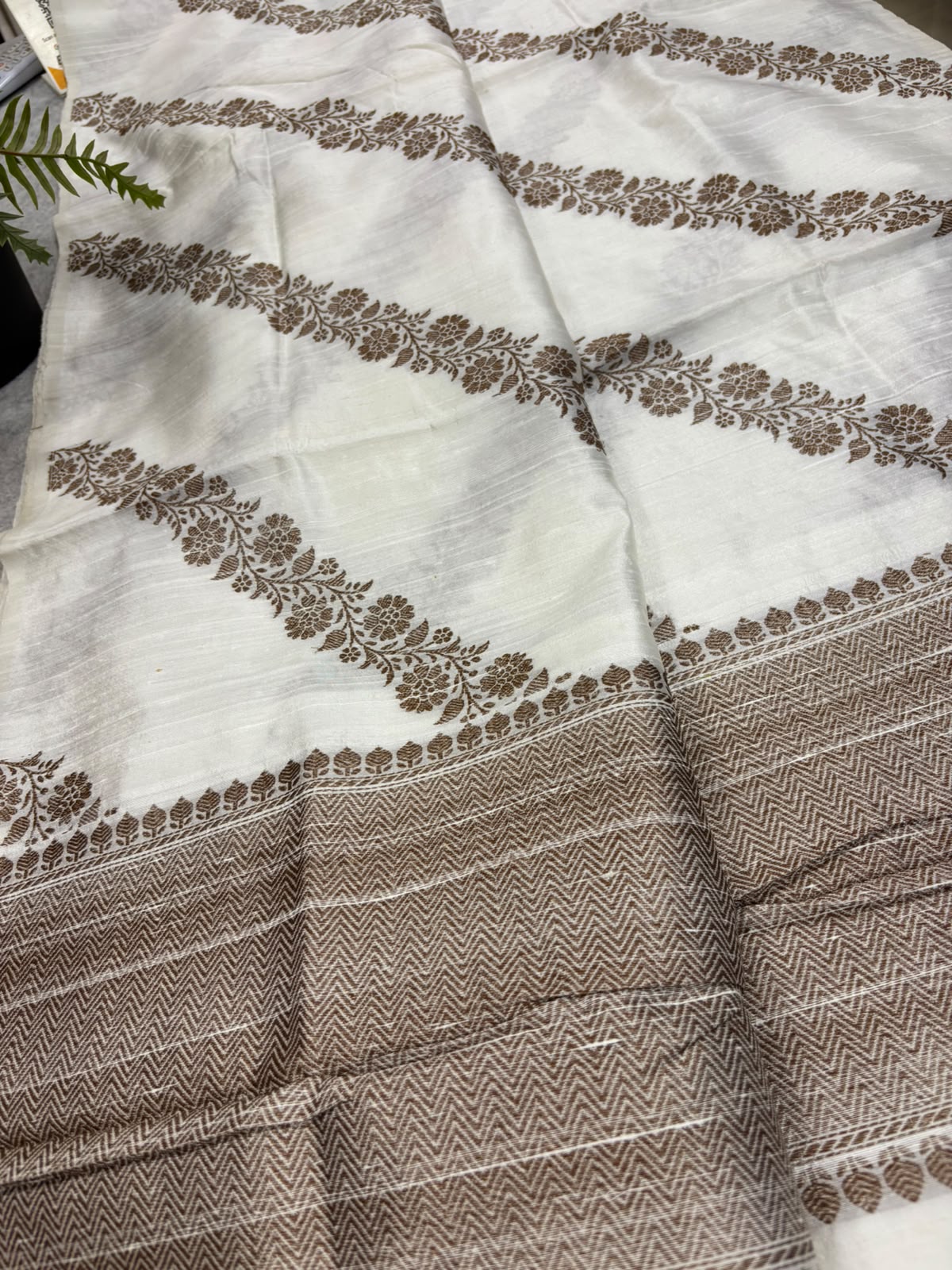 Dyeable Banarasi Raw Silk Saree Flower Design Handloom India