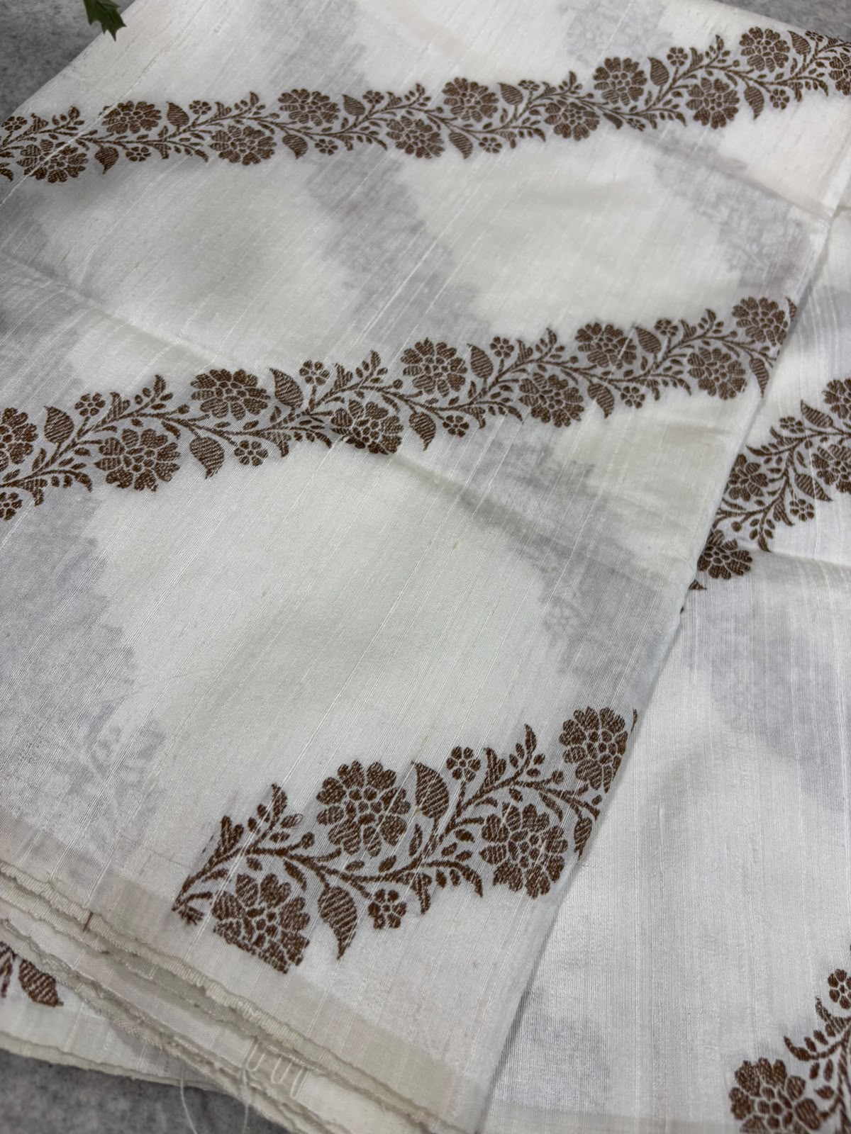 Dyeable Banarasi Raw Silk Saree Flower Design Handloom India