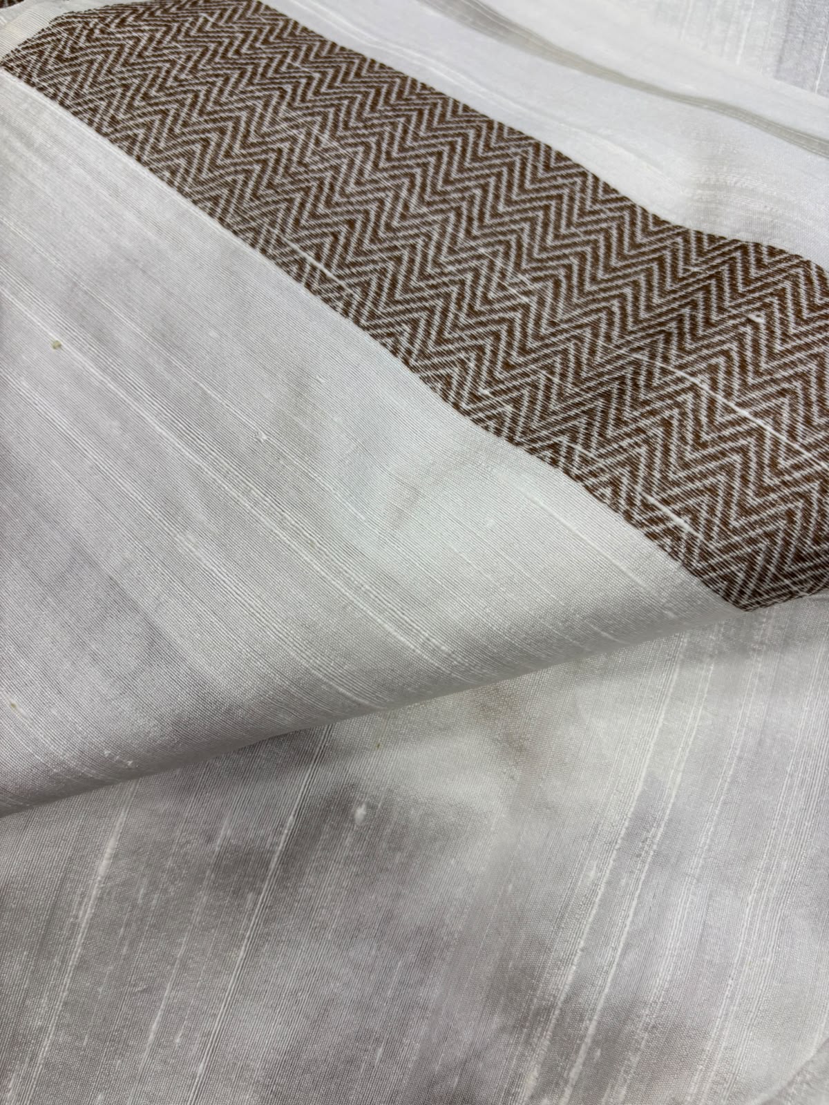 Dyeable Banarasi Raw Silk Saree Flower Design Handloom India