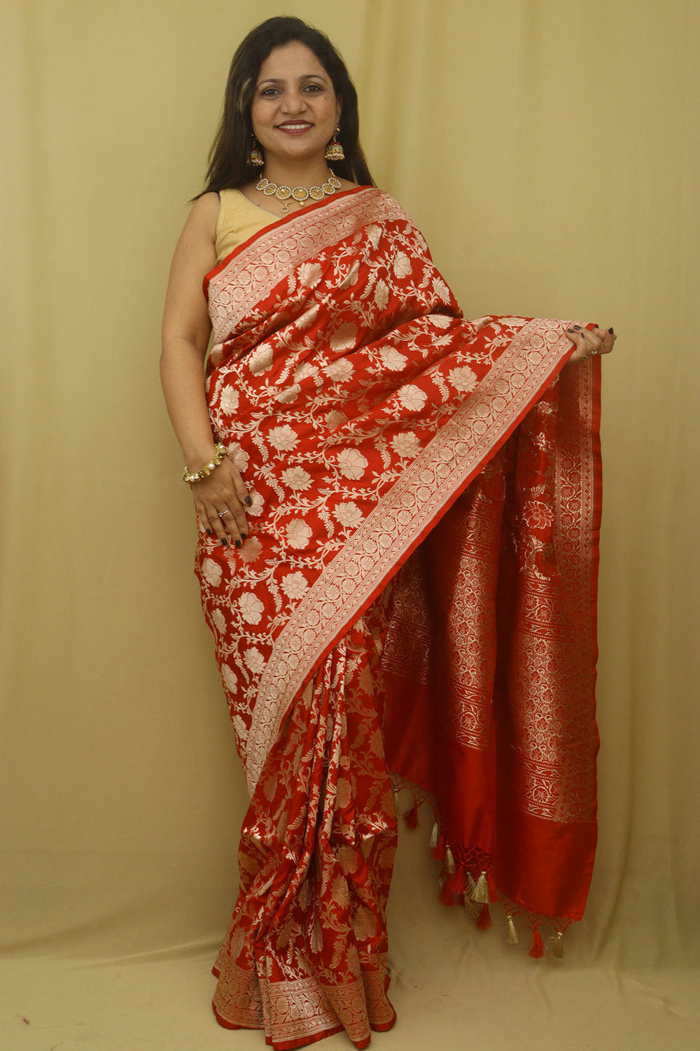 Red Banarasi Handloom Pure Katan Silk Flower Design Jaal Work Saree - Luxurion World