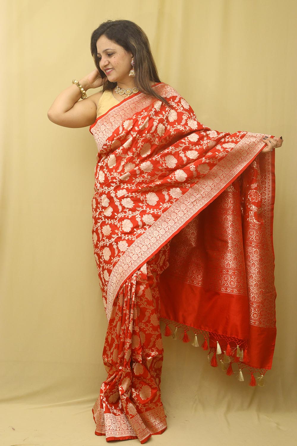 Red Banarasi Handloom Pure Katan Silk Flower Design Jaal Work Saree - Luxurion World