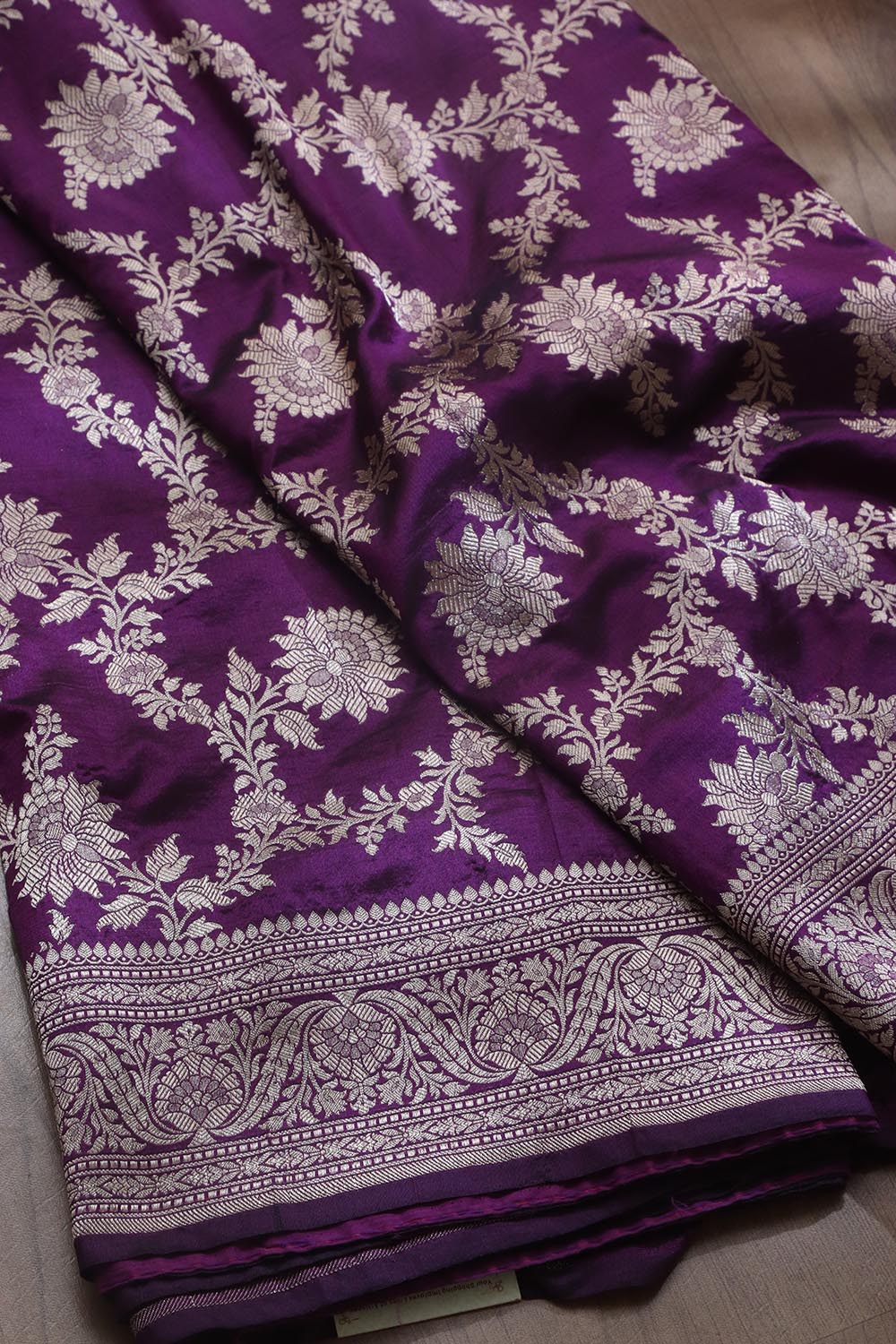 Purple Banarasi Handloom Pure Katan Silk Flower Design Jaal Work Saree - Luxurion World