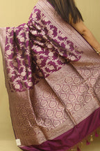Purple Banarasi Handloom Pure Katan Silk Flower Design Jaal Work Saree - Luxurion World