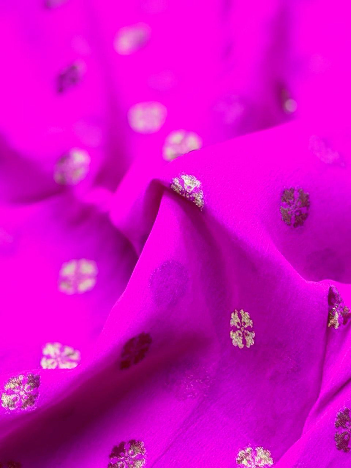Beautiful Pink Banarasi Georgette Saree - Luxurion World