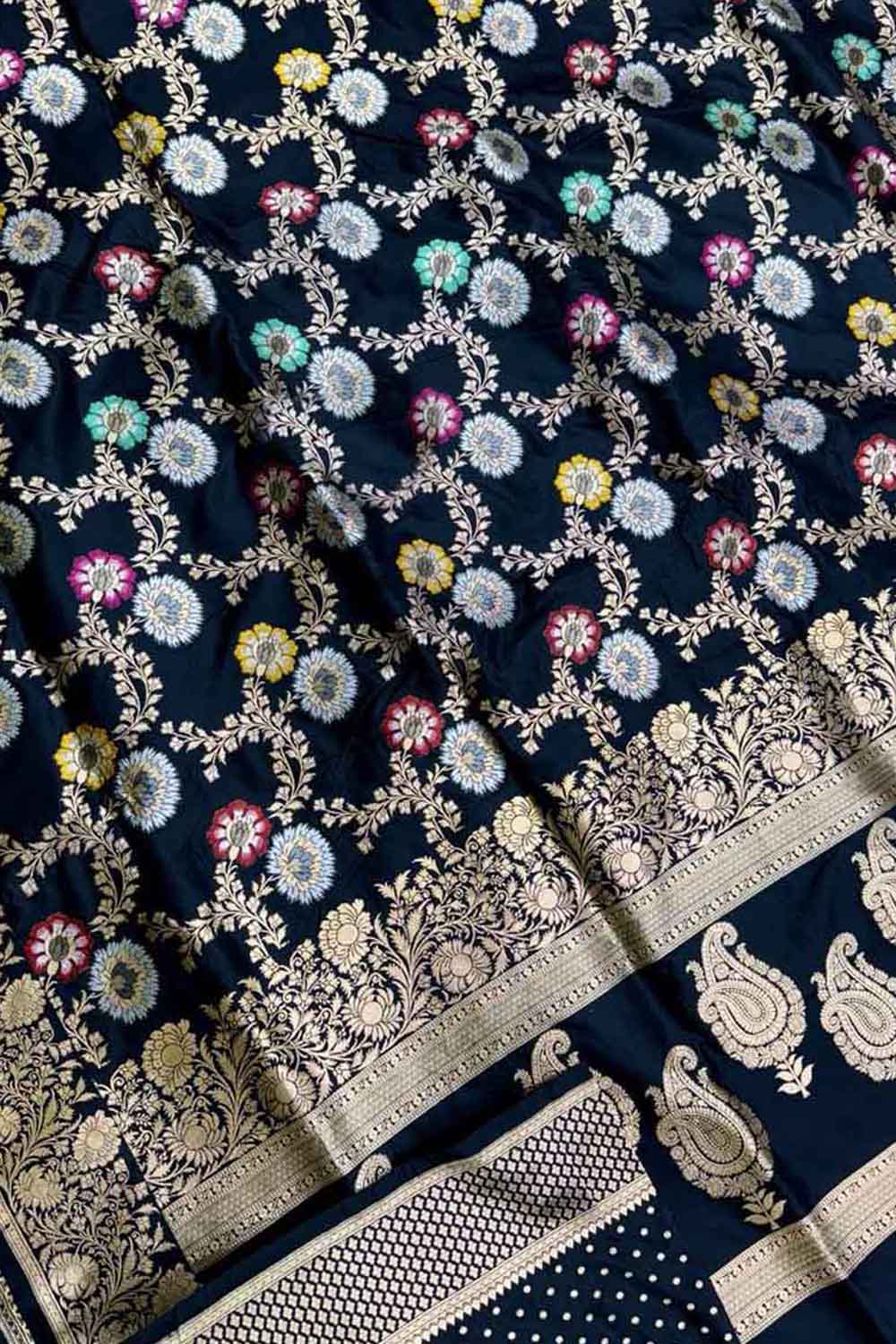 Elegant Black Banarasi Meenakari Silk Saree - Luxurion World