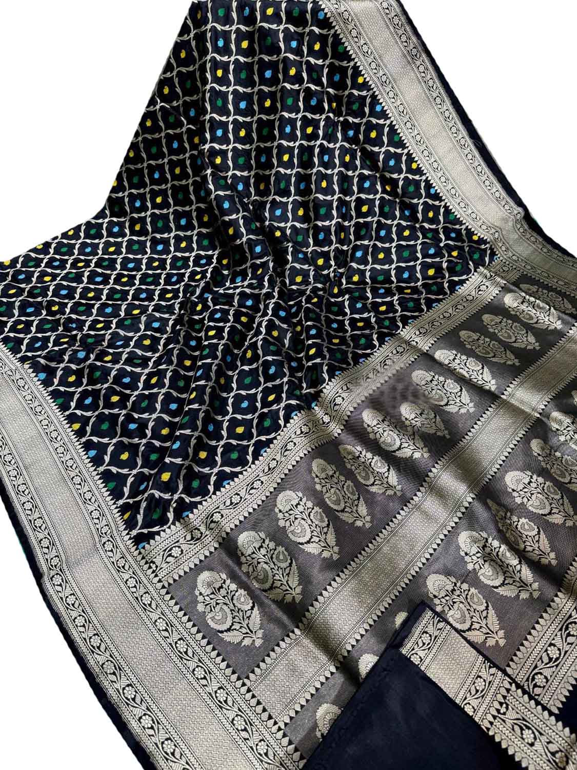 Exquisite Black Banarasi Handloom Katan Silk Saree - Luxurion World
