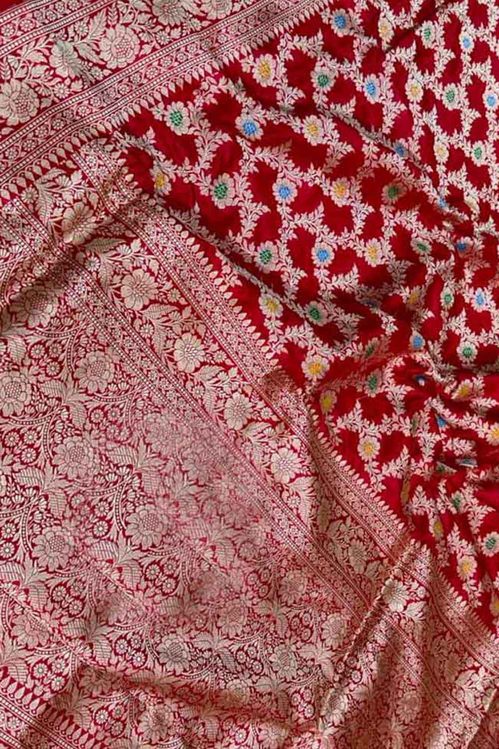 Exquisite Red Banarasi Handloom Silk Saree - Luxurion World