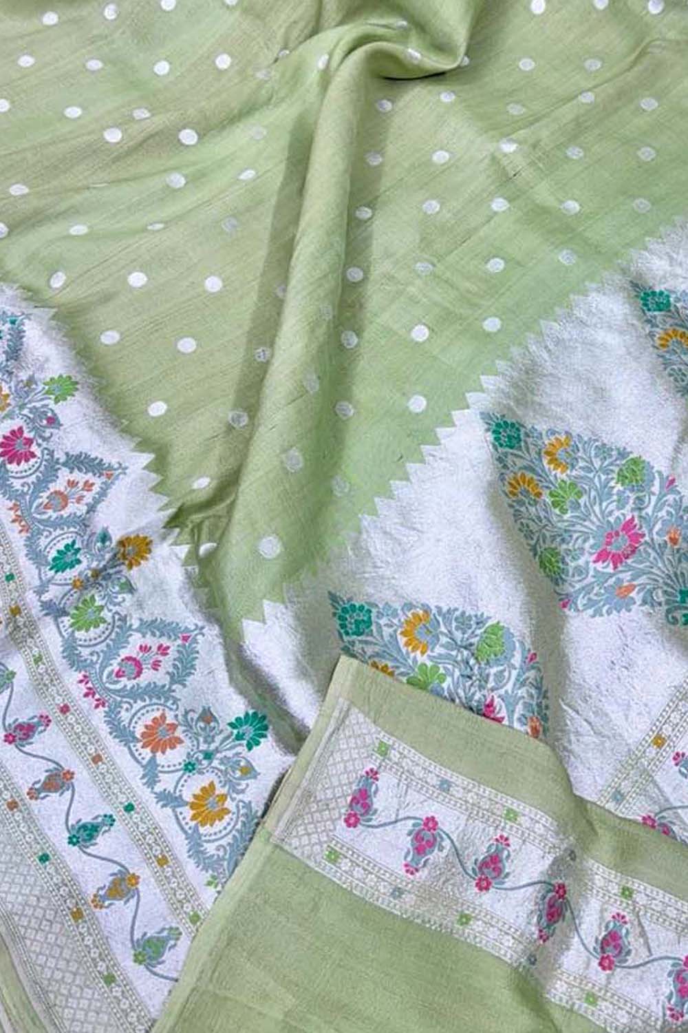Stunning Green Banarasi Tussar Georgette Saree - Luxurion World