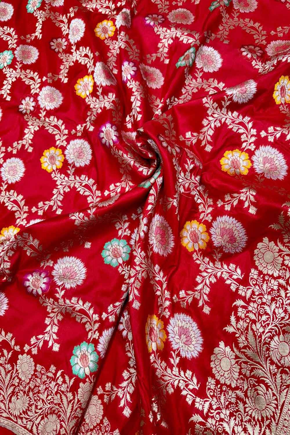 Exquisite Red Handloom Banarasi Katan Silk Meenakari Saree - Luxurion World