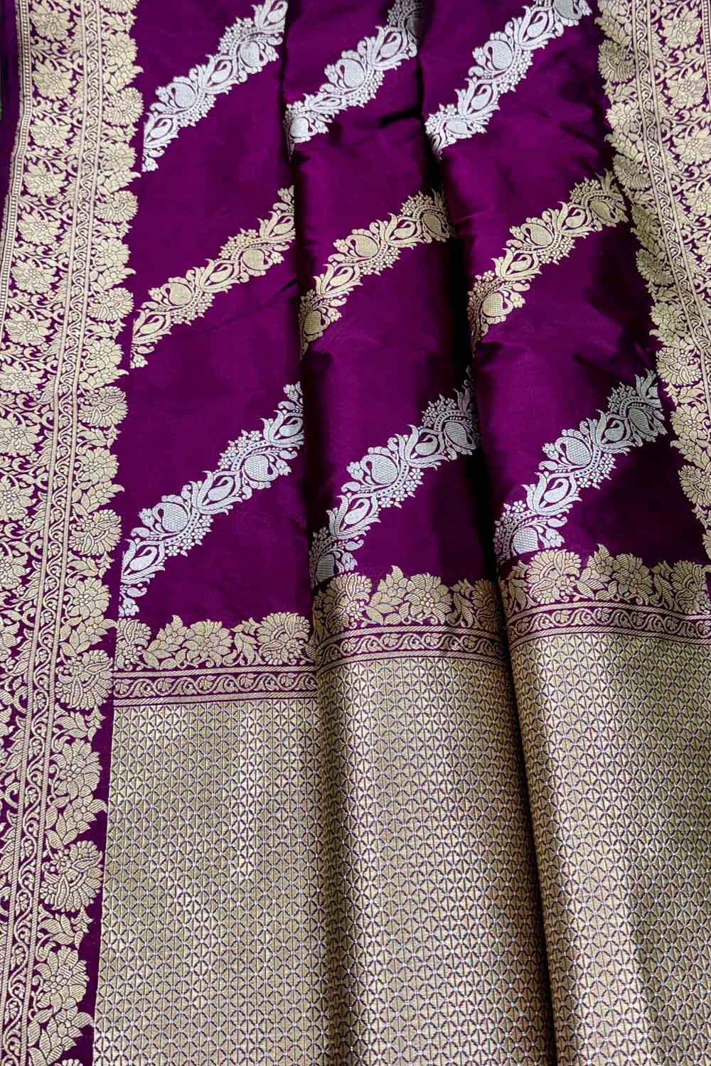 Exquisite Purple Banarasi Silk Saree - Handloom Katan - Luxurion World