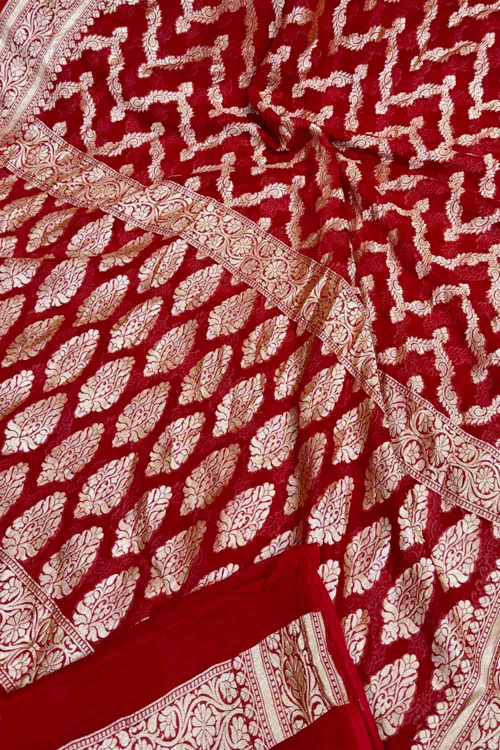 Elegant Red Handloom Banarasi Chiffon Saree - Luxurion World