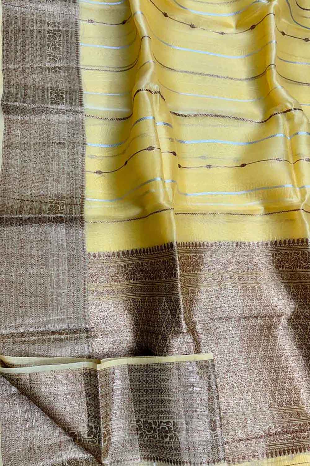 Exquisite Yellow Banarasi Handloom Silk Saree - Luxurion World