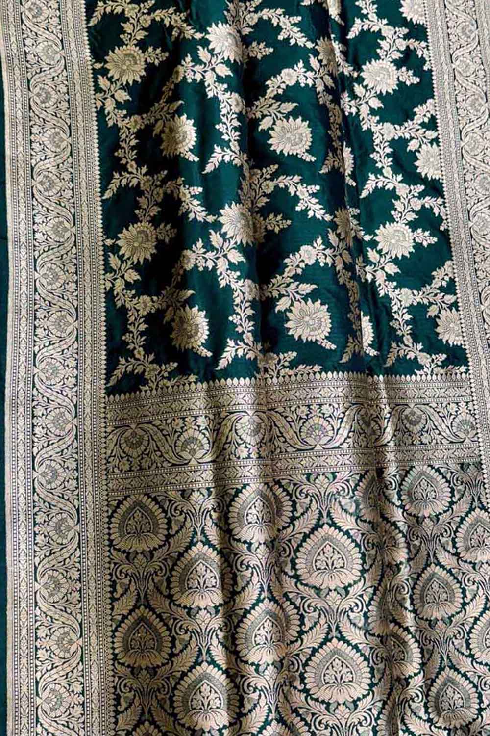 Exquisite Green Banarasi Handloom Pure Katan Silk Saree - Handloom Beauty - Luxurion World