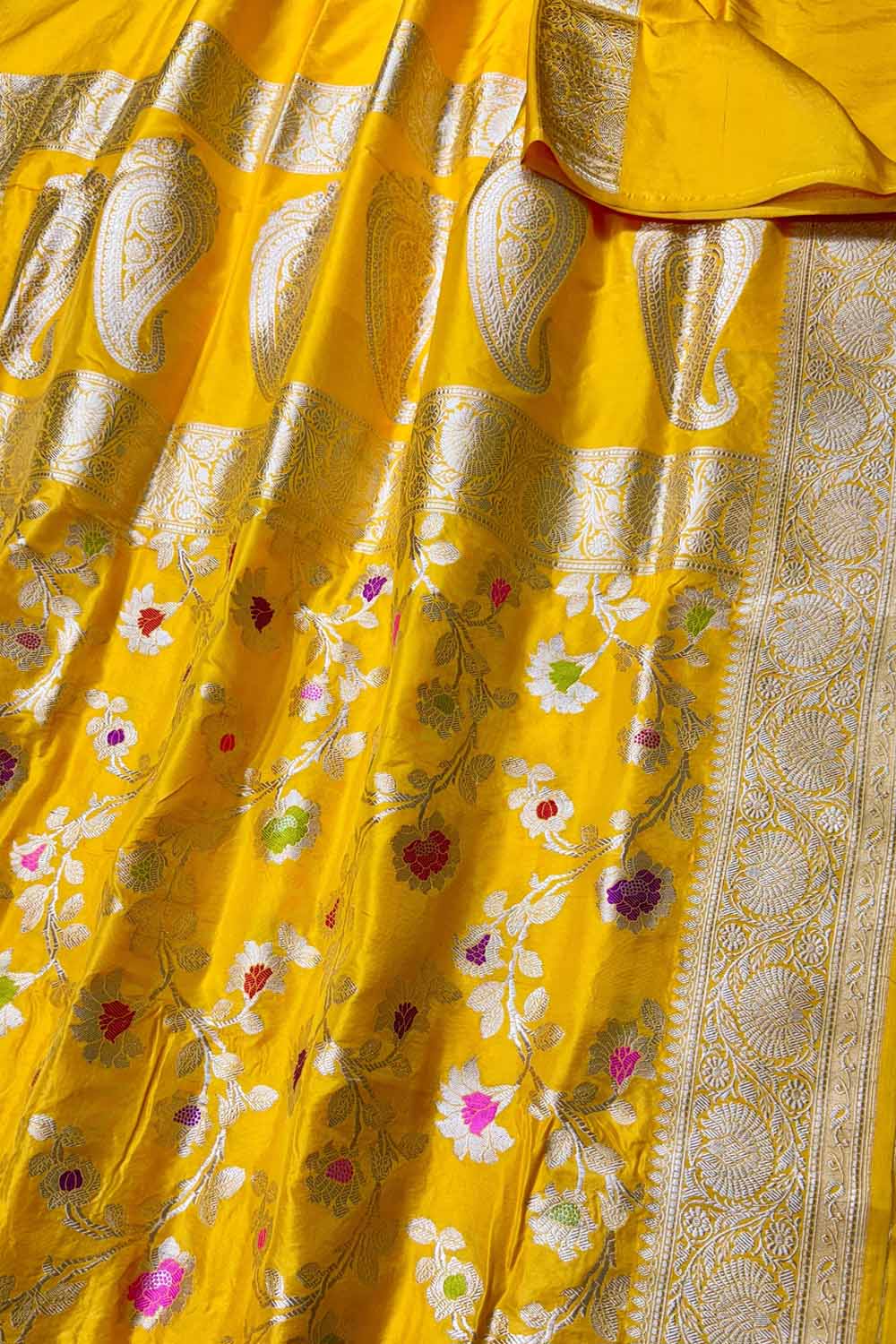 Exquisite Yellow Banarasi Silk Meenakari Saree - Luxurion World