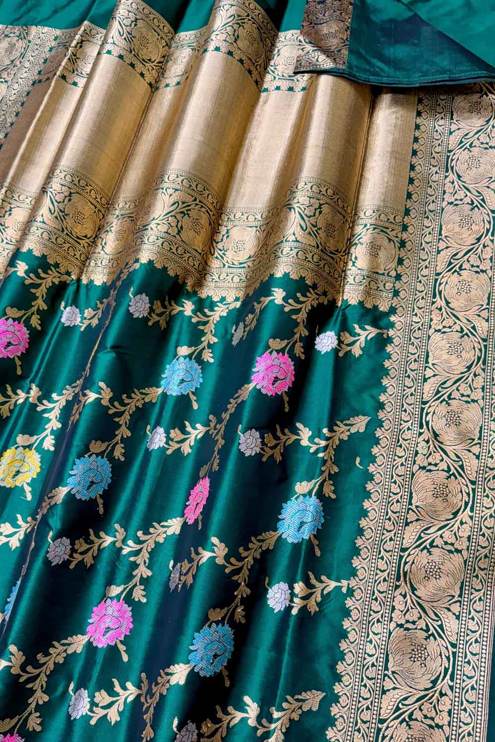 Elegant Green Banarasi Silk Meenakari Saree - Luxurion World