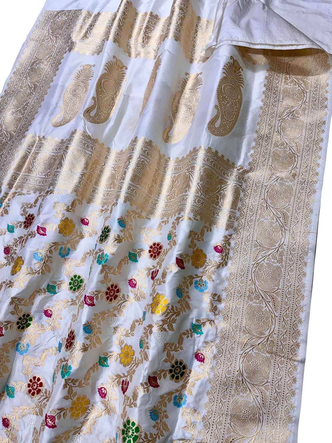 Elegant Off White Banarasi Silk Meenakari Saree - Luxurion World