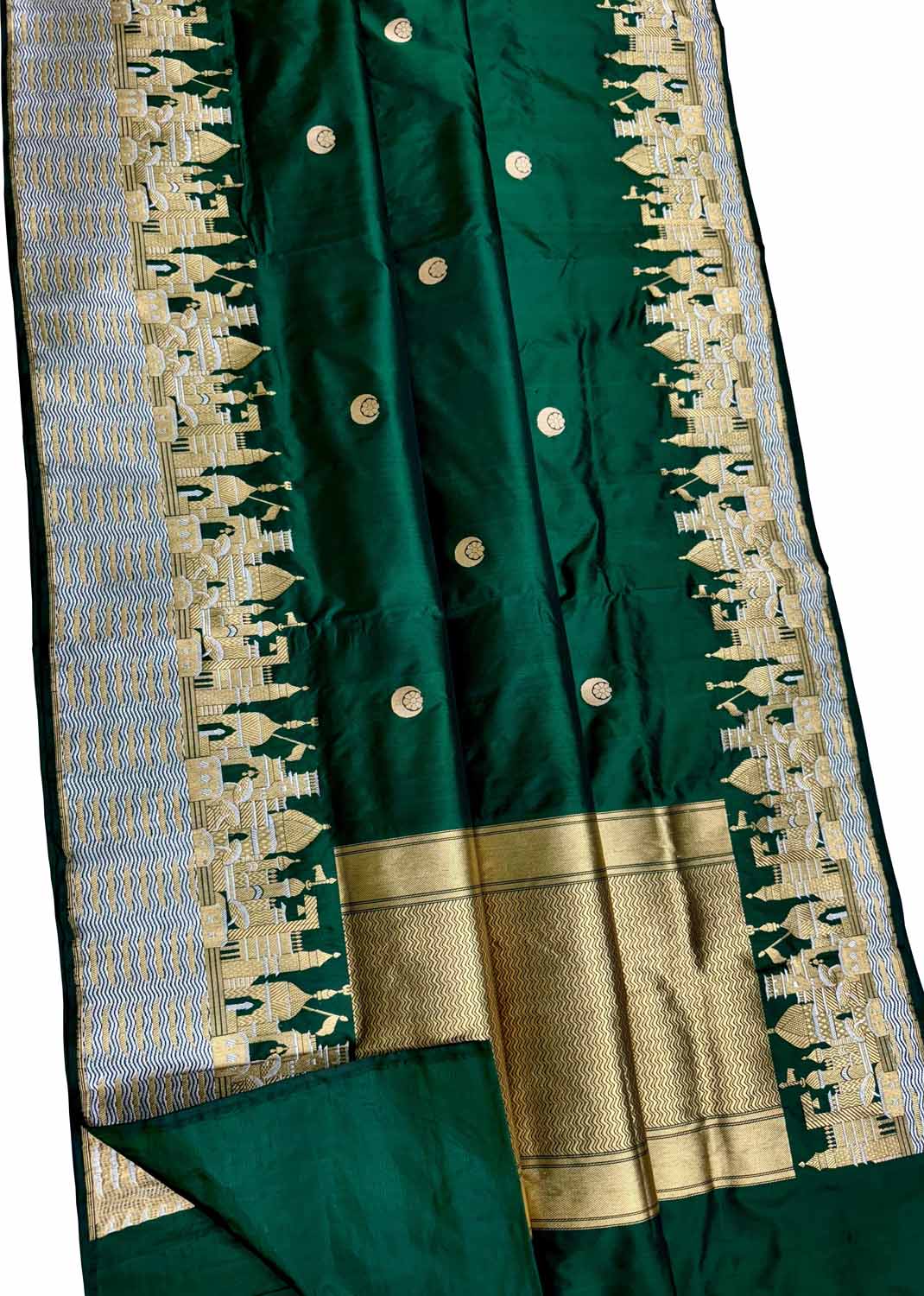 Exquisite Green Banarasi Handloom Pure Katan Silk Ghat Design Saree - Luxurion World