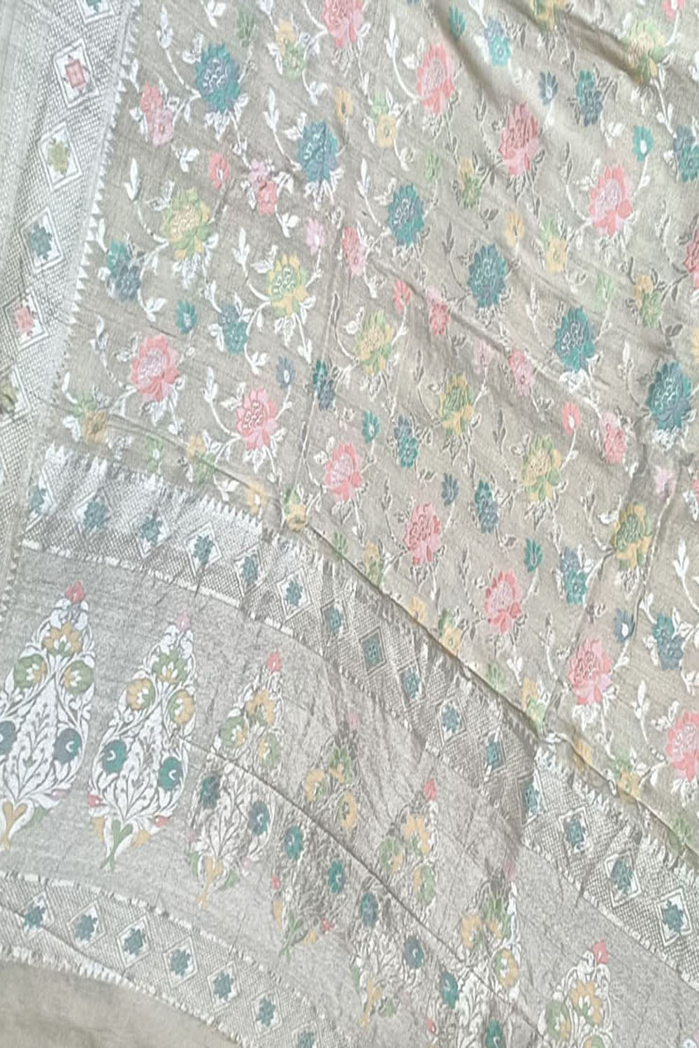 Exquisite Dyeable Banarasi Handloom Pure Tussar Georgette Meenakari Saree - Luxurion World