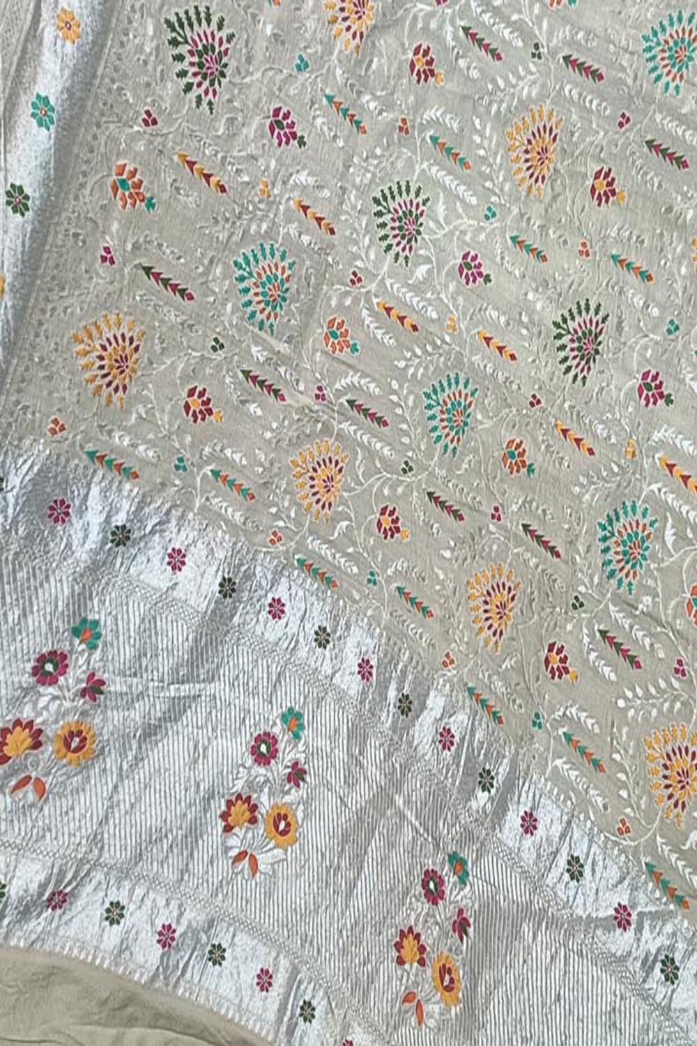 Exquisite Dyeable Banarasi Handloom Pure Tussar Georgette Meenakari Saree - Luxurion World