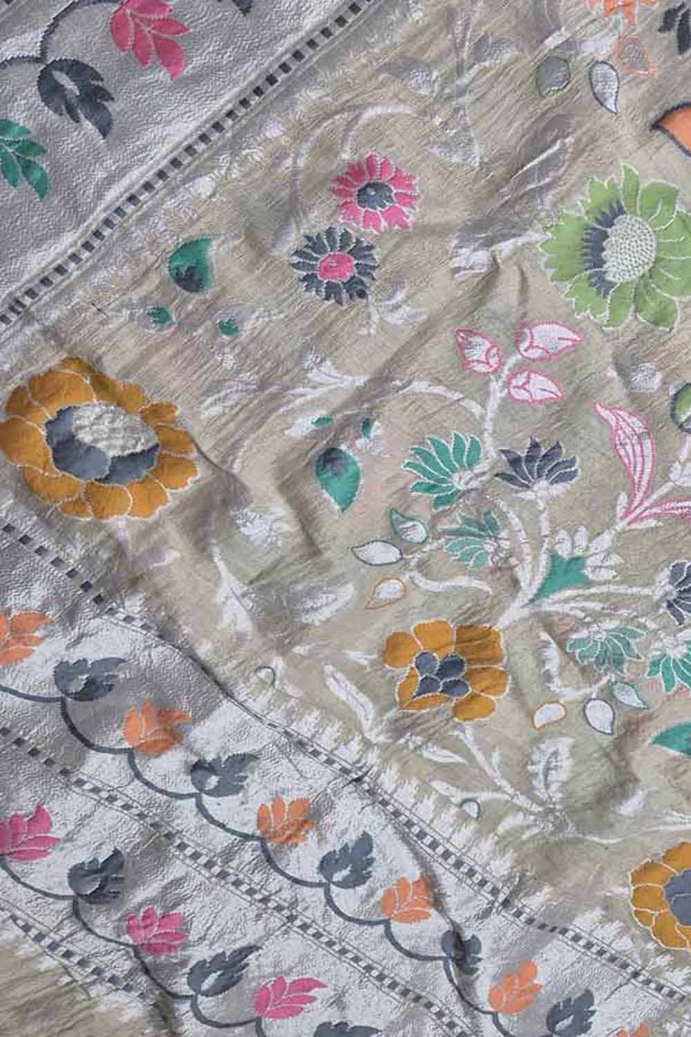 Exquisite Dyeable Banarasi Handloom Pure Tussar Georgette Meenakari Saree - Luxurion World